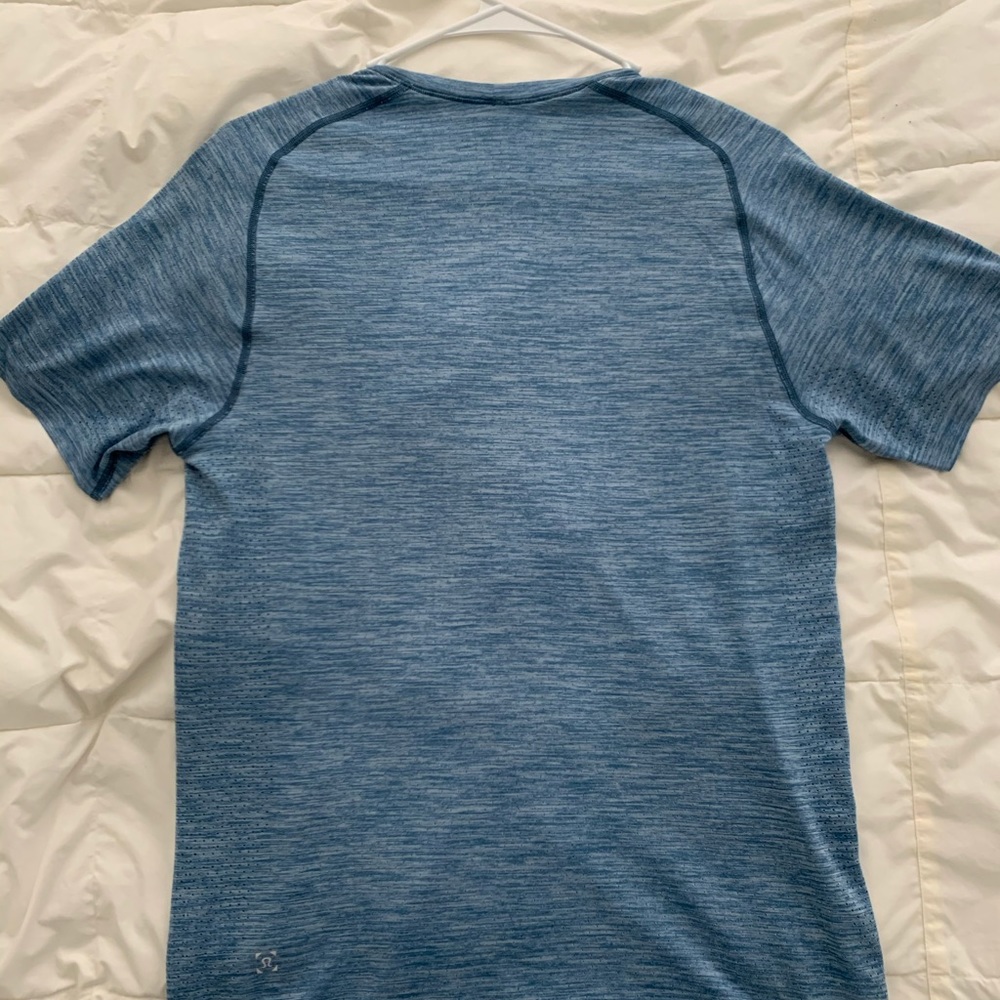 Lululemon metal vent tech shirt Small